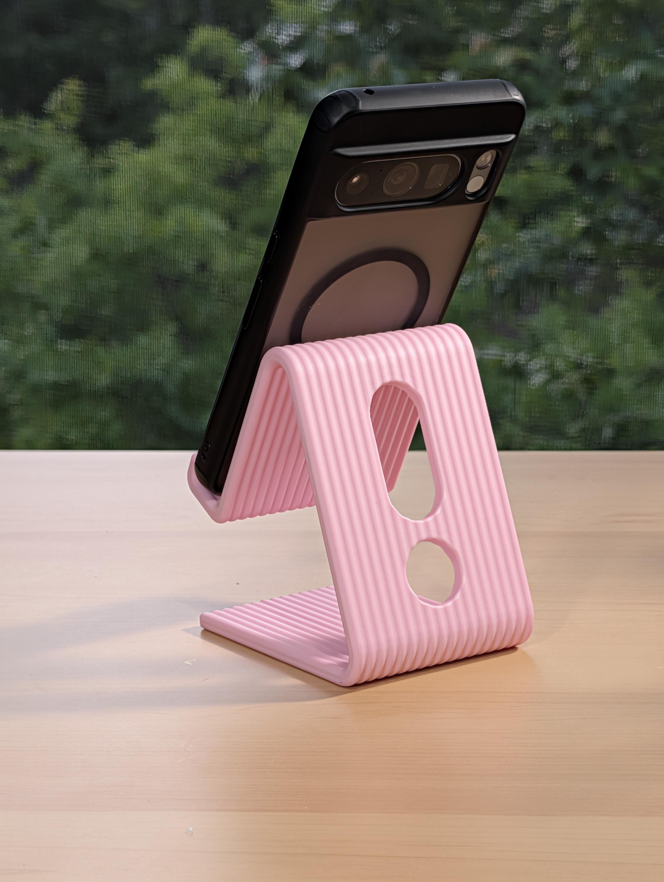 3D Printed Ribbed Phone Stand, Organic Phone Holder, Organized Desk, Office Decor