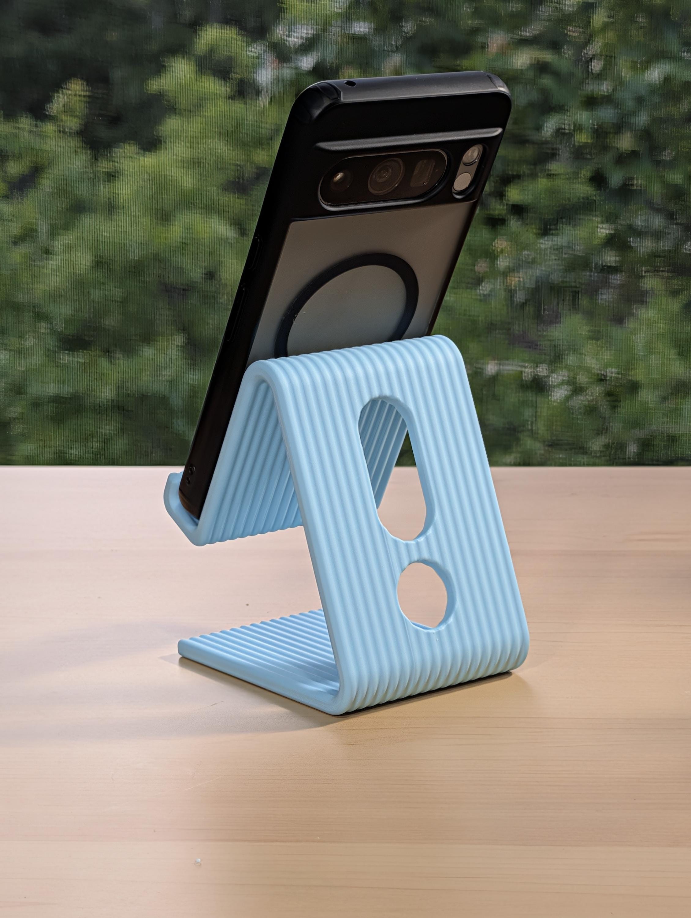 3D Printed Ribbed Phone Stand, Organic Phone Holder, Organized Desk, Office Decor