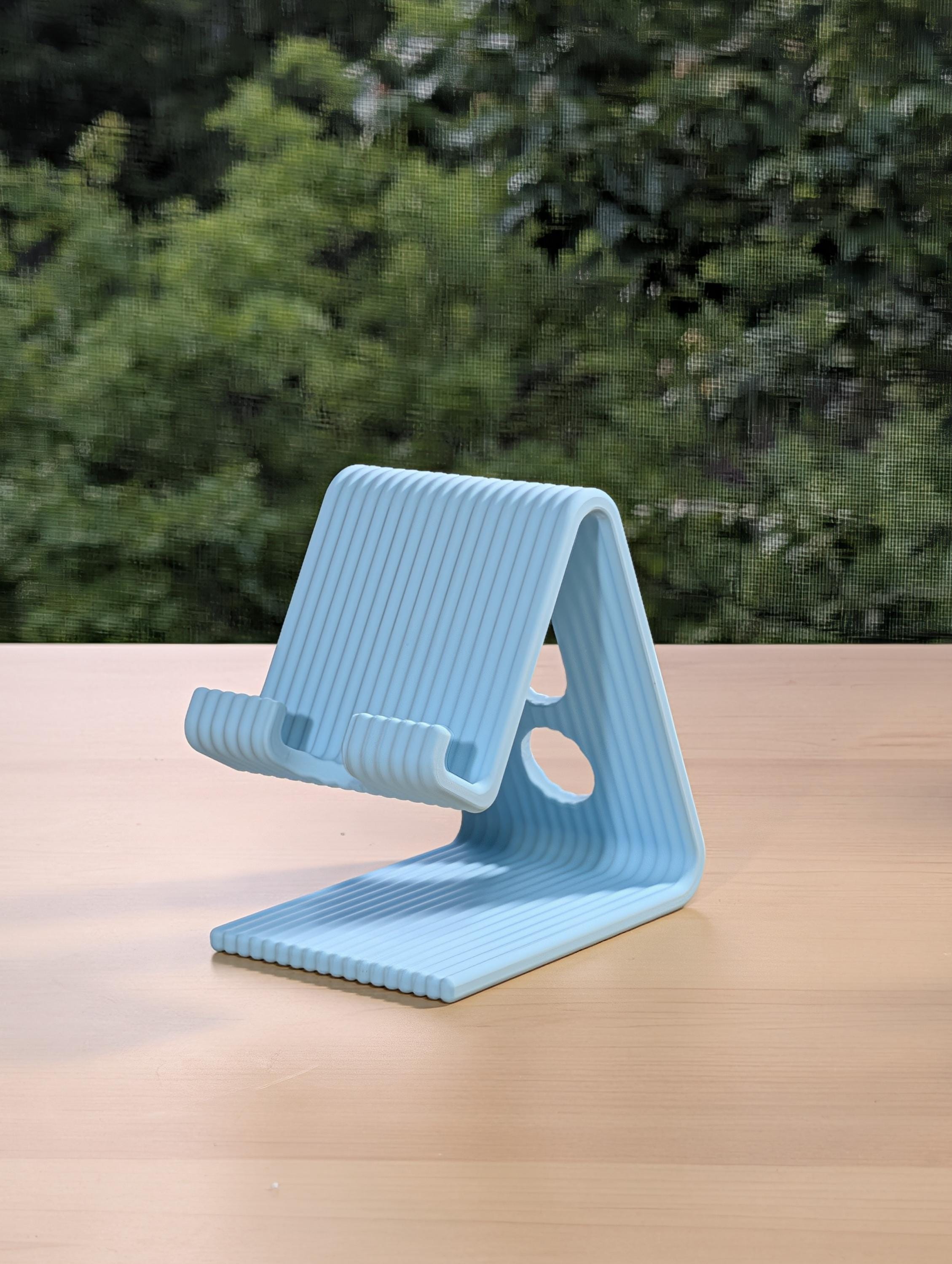 3D Printed Ribbed Phone Stand, Organic Phone Holder, Organized Desk, Office Decor