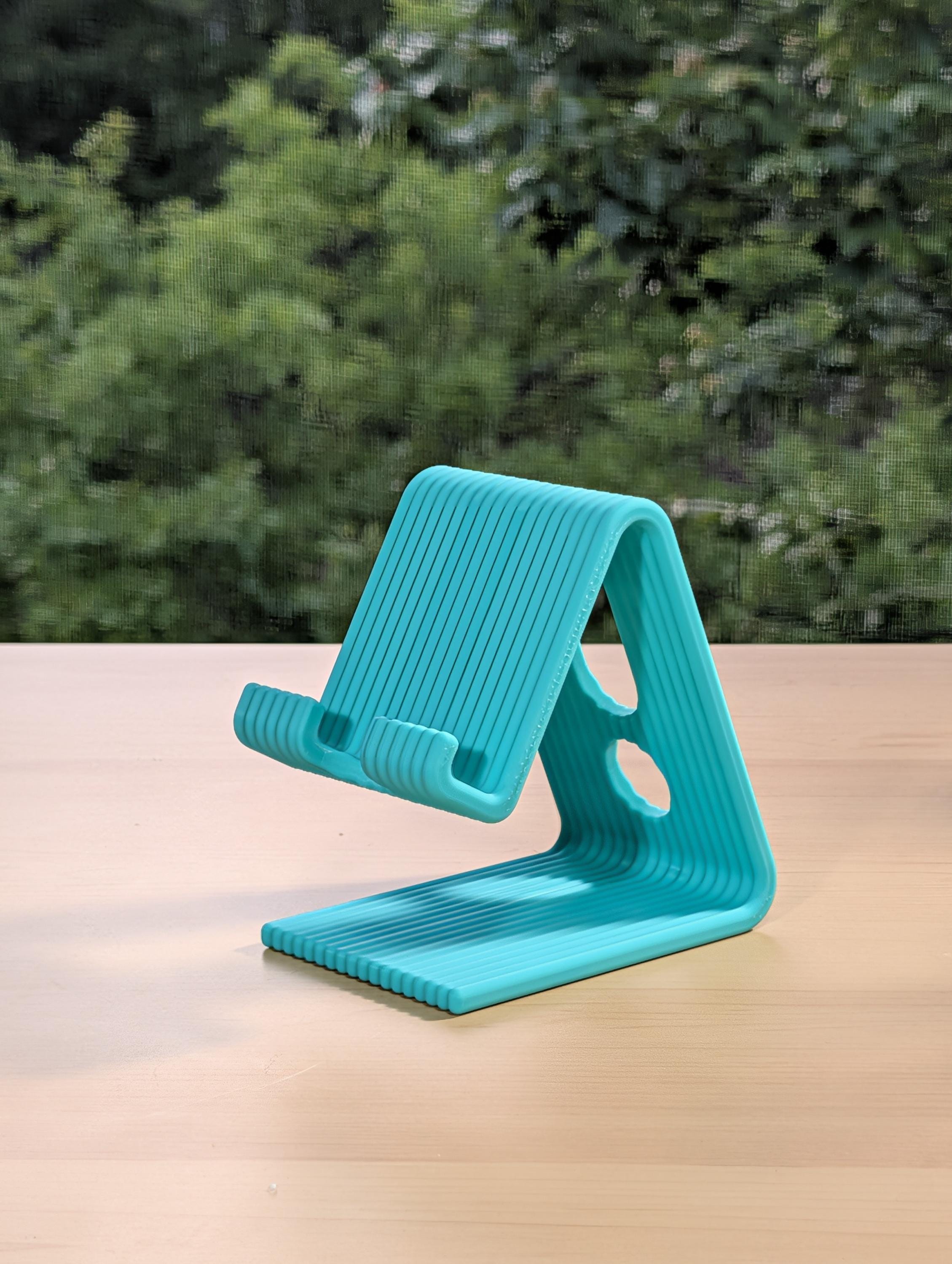 3D Printed Ribbed Phone Stand, Organic Phone Holder, Organized Desk, Office Decor